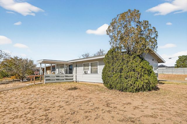 2100 Butternut Ln, Midland, TX 79701