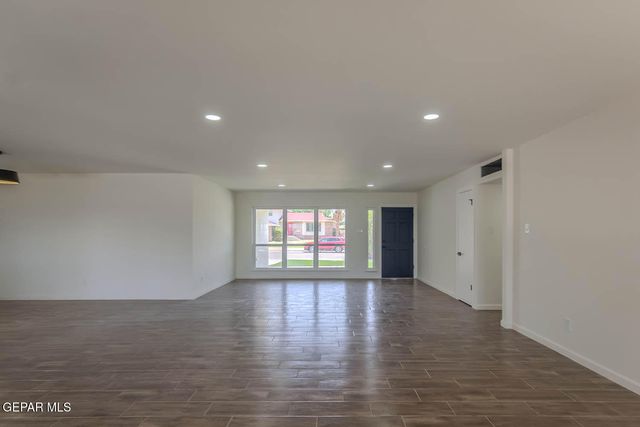 1605 LARRY WADKINS Drive, El Paso, TX 79936