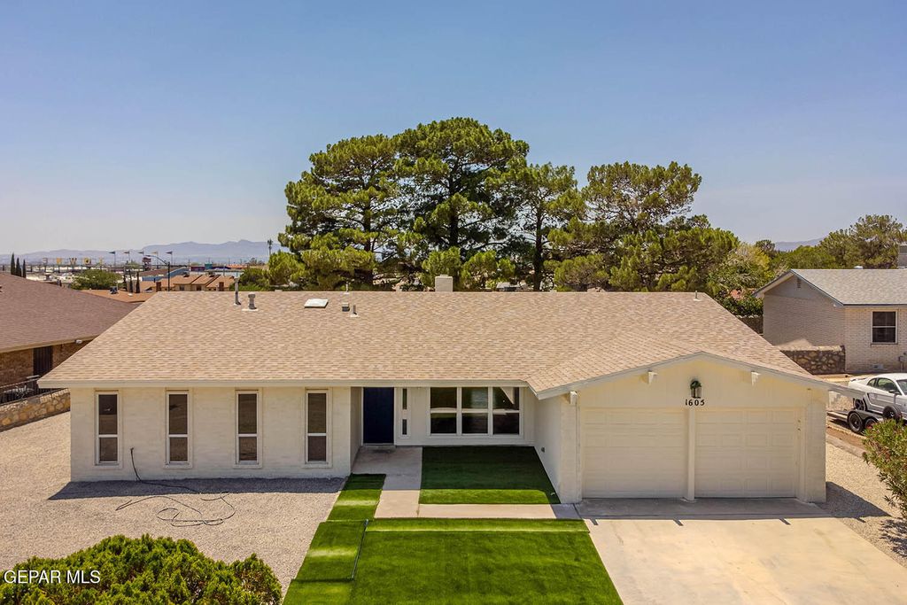 1605 LARRY WADKINS Drive, El Paso, TX 79936