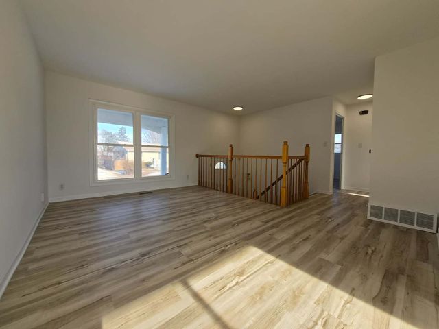 225 McKool Avenue, Romeoville, IL 60446