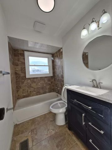 225 McKool Avenue, Romeoville, IL 60446