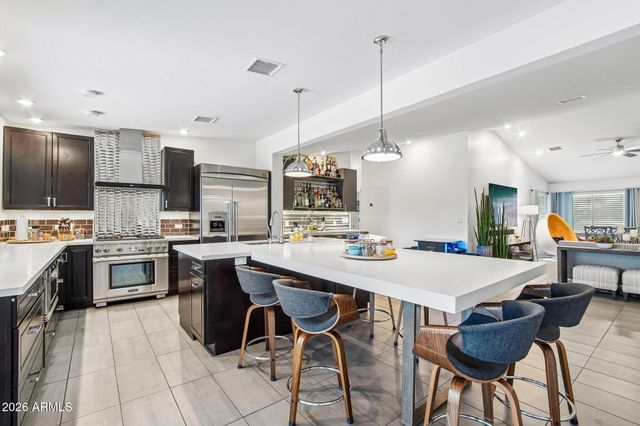 7001 E DREYFUS Avenue, Scottsdale, AZ 85254