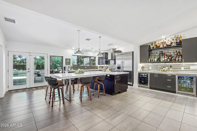 7001 E DREYFUS Avenue, Scottsdale, AZ 85254