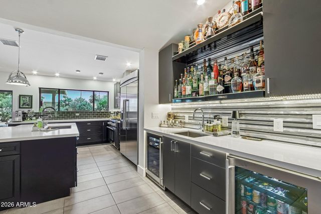 7001 E DREYFUS Avenue, Scottsdale, AZ 85254