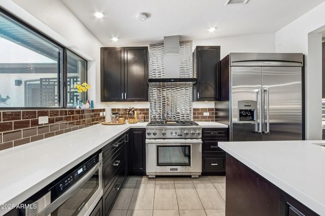 7001 E DREYFUS Avenue, Scottsdale, AZ 85254