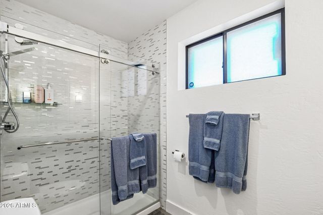 7001 E DREYFUS Avenue, Scottsdale, AZ 85254
