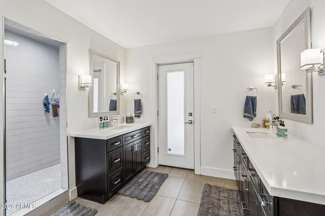 7001 E DREYFUS Avenue, Scottsdale, AZ 85254