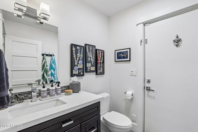 7001 E DREYFUS Avenue, Scottsdale, AZ 85254