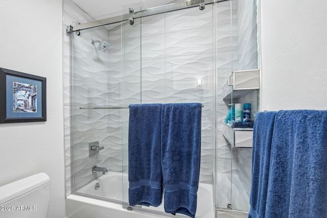 7001 E DREYFUS Avenue, Scottsdale, AZ 85254