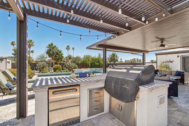 7001 E DREYFUS Avenue, Scottsdale, AZ 85254