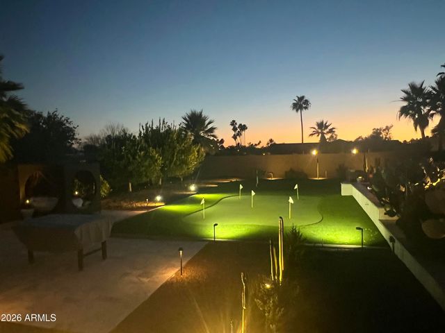 7001 E DREYFUS Avenue, Scottsdale, AZ 85254
