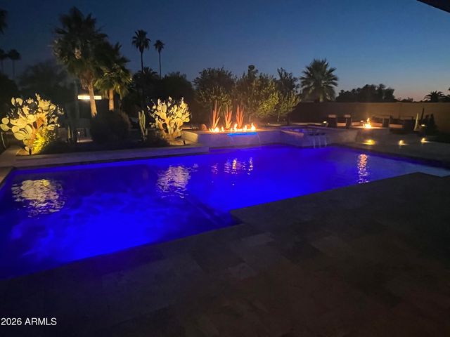 7001 E DREYFUS Avenue, Scottsdale, AZ 85254