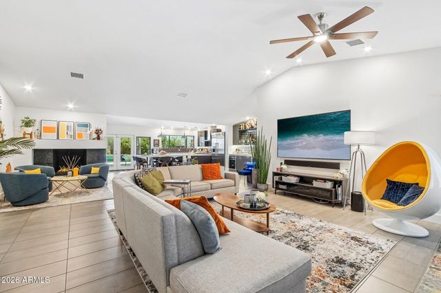 7001 E DREYFUS Avenue, Scottsdale, AZ 85254