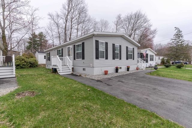 104 Robin Hood Drive, Exeter, NH 03833