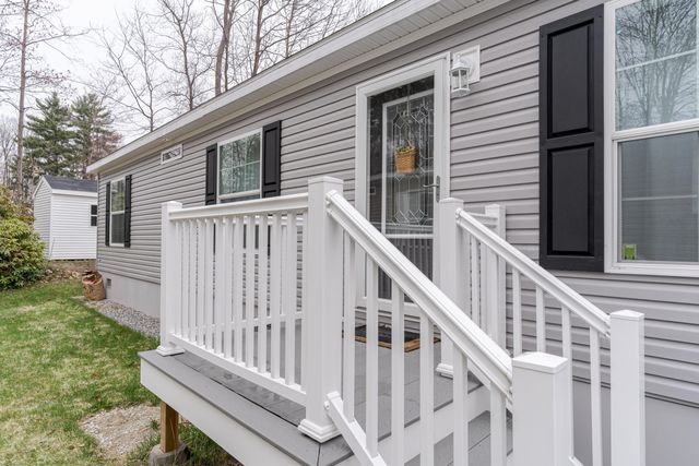 104 Robin Hood Drive, Exeter, NH 03833