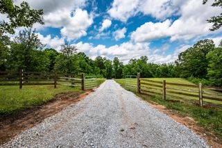 835 Mount Zion Rd, Decaturville, TN 38329