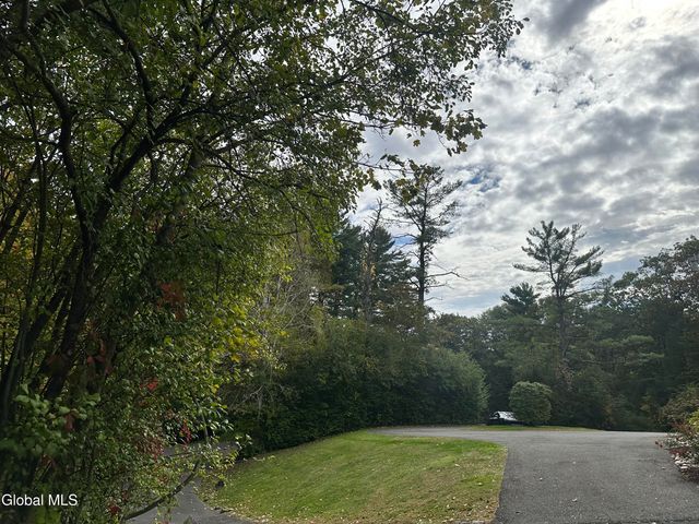 109 Woods Lane, Menands, NY 12204