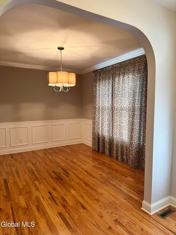 109 Woods Lane, Menands, NY 12204