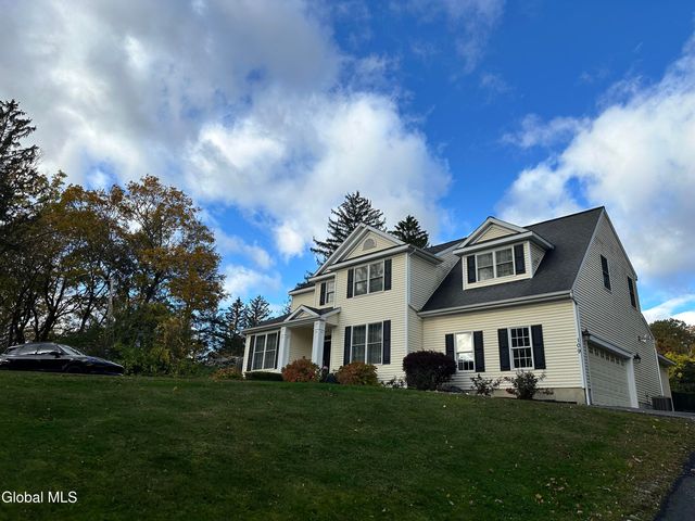 109 Woods Lane, Menands, NY 12204