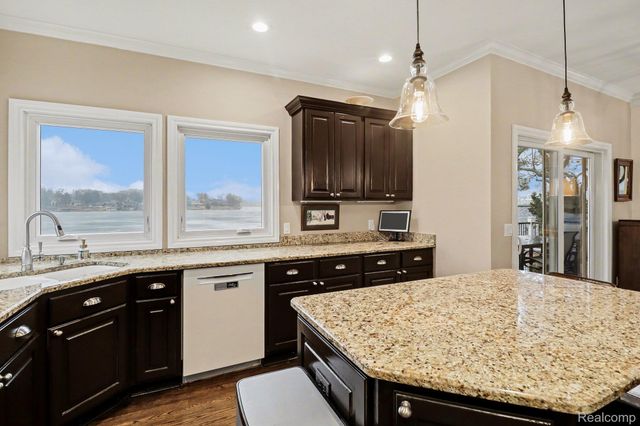 4372 Lamson Drive, Waterford Charter Township, MI 48329