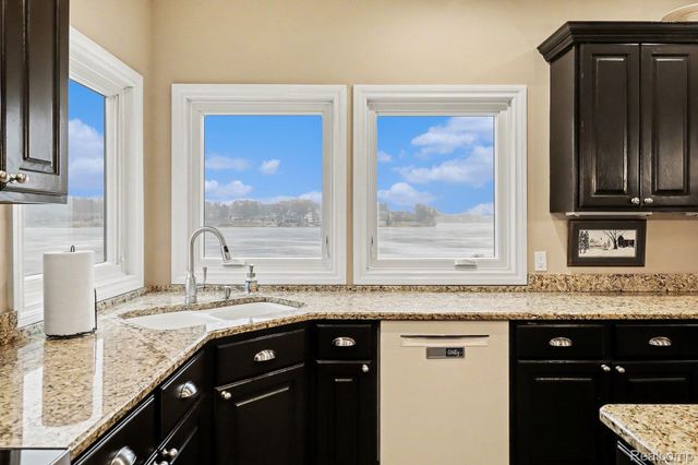 4372 Lamson Drive, Waterford Charter Township, MI 48329