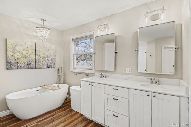 4372 Lamson Drive, Waterford Charter Township, MI 48329