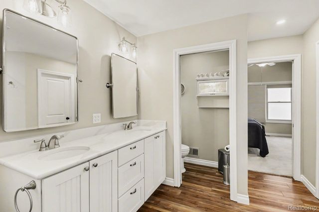 4372 Lamson Drive, Waterford Charter Township, MI 48329