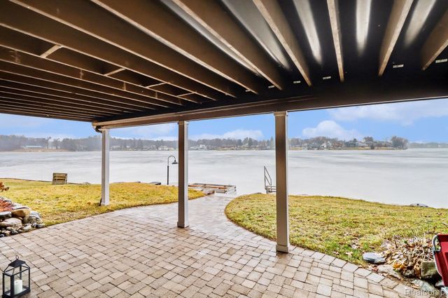 4372 Lamson Drive, Waterford Charter Township, MI 48329