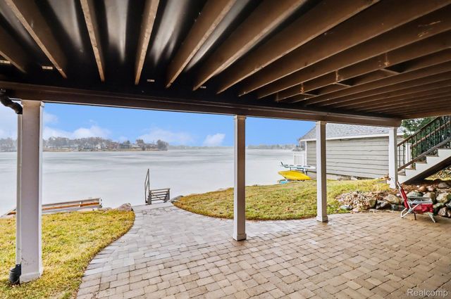 4372 Lamson Drive, Waterford Charter Township, MI 48329