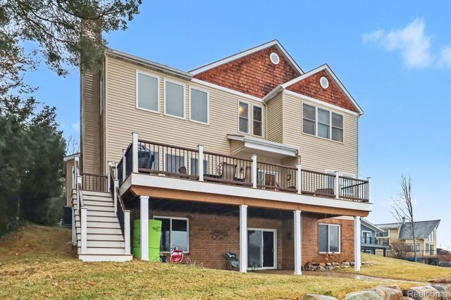 4372 Lamson Drive, Waterford Charter Township, MI 48329