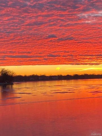 4372 Lamson Drive, Waterford Charter Township, MI 48329