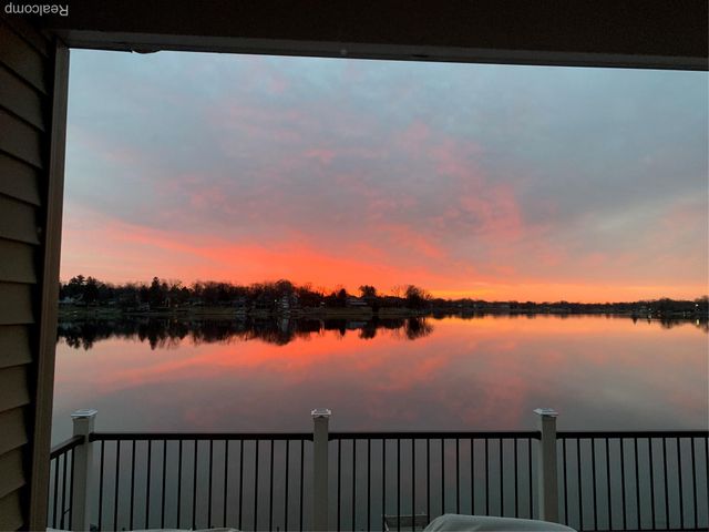 4372 Lamson Drive, Waterford Charter Township, MI 48329