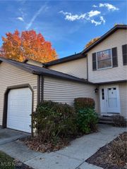 3869 Lake Run Boulevard, Stow, OH 44224