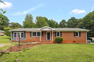 4705 Cale Court, Walkertown, NC 27051