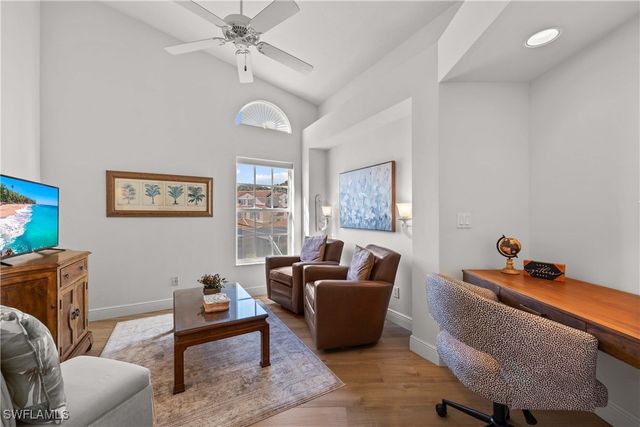 8415 Excalibur CIR B10, Naples, FL 34108