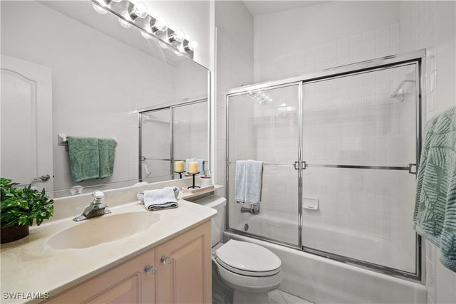 8415 Excalibur CIR B10, Naples, FL 34108