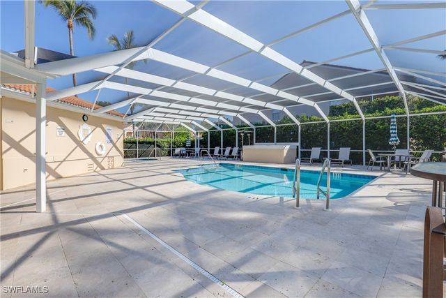 8415 Excalibur CIR B10, Naples, FL 34108