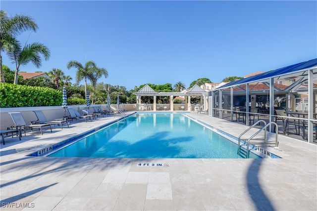 8415 Excalibur CIR B10, Naples, FL 34108