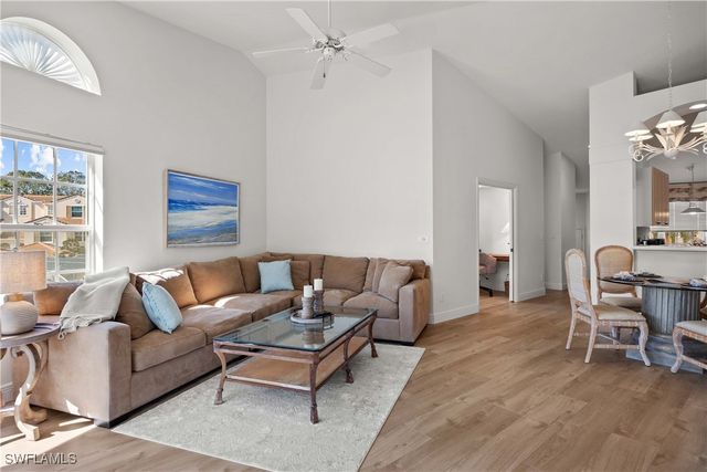 8415 Excalibur CIR B10, Naples, FL 34108