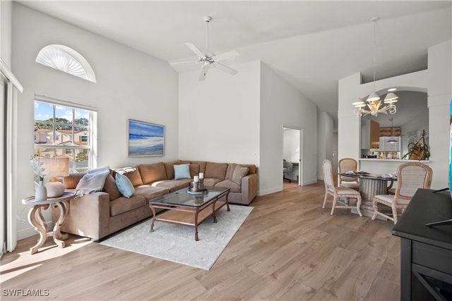 8415 Excalibur CIR B10, Naples, FL 34108