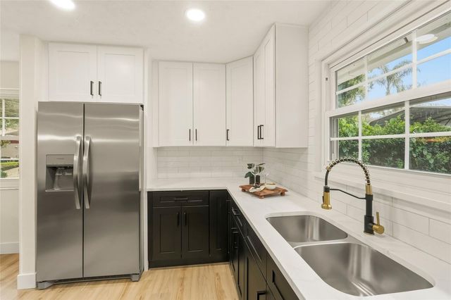1102 SAMY DRIVE, Tampa, FL 33613