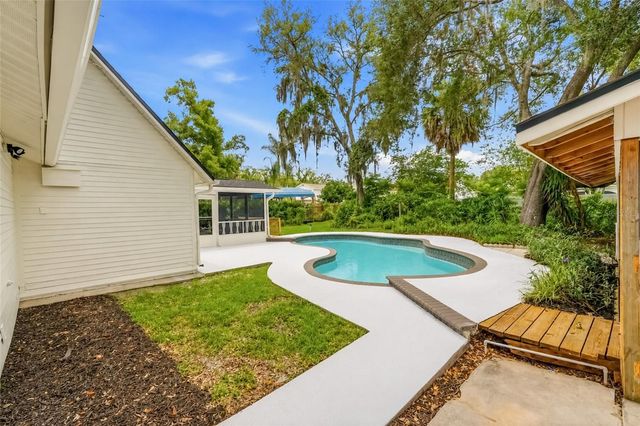 1102 SAMY DRIVE, Tampa, FL 33613