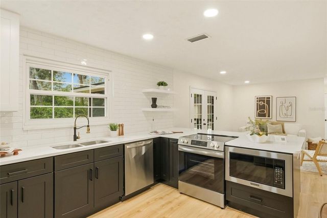1102 SAMY DRIVE, Tampa, FL 33613