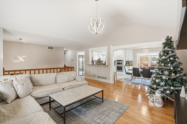 11109 Iowa Street, Crown Point, IN 46307