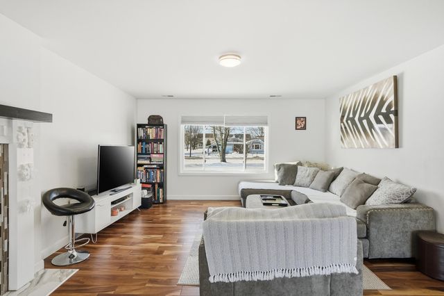 11109 Iowa Street, Crown Point, IN 46307