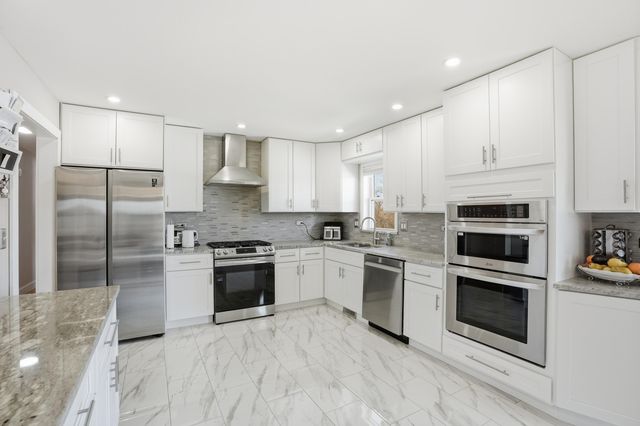 11109 Iowa Street, Crown Point, IN 46307