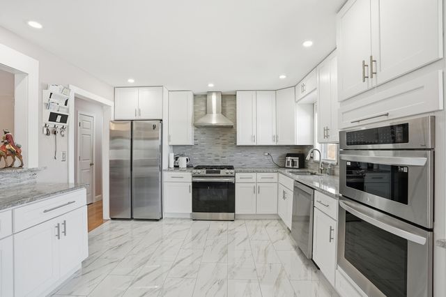 11109 Iowa Street, Crown Point, IN 46307