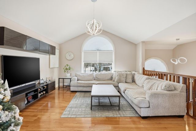 11109 Iowa Street, Crown Point, IN 46307