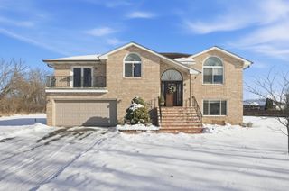 11109 Iowa Street, Crown Point, IN 46307