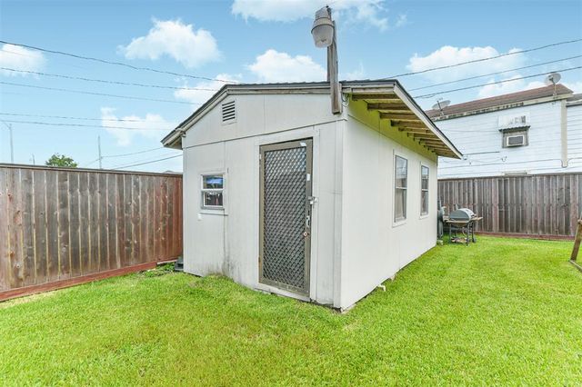 10329 Fairfax Street, Houston, TX 77029